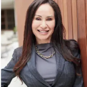 Angie Richards Headshot